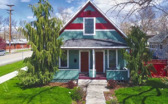 Primary Photo - Historic North End duplex close to Hyde Pa...