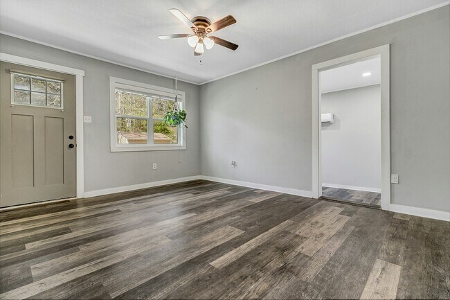 Building Photo - 321 Melody Cir