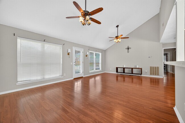 Building Photo - 6107 Howland Ct
