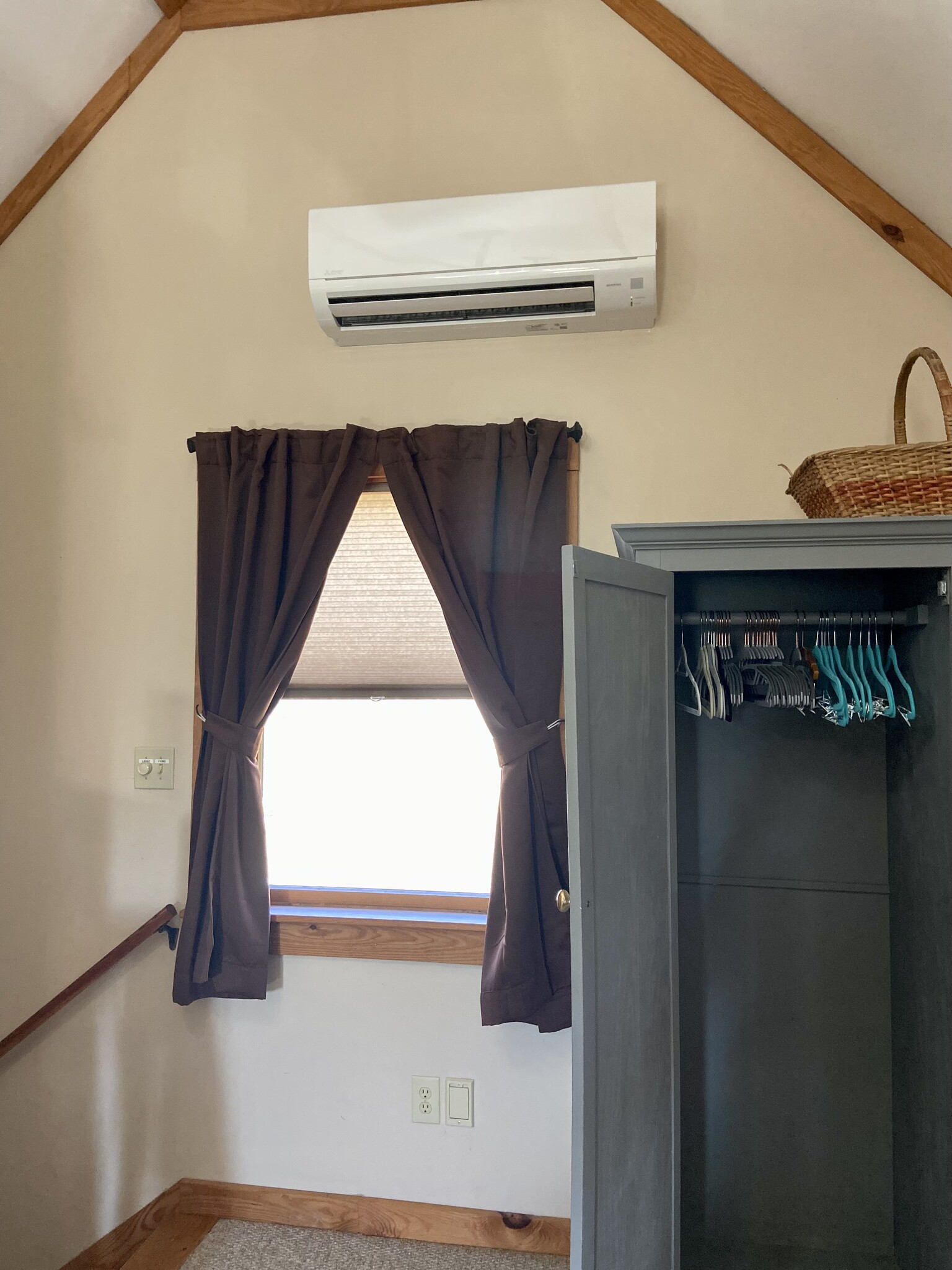 Custom Closet - 631 Yeopim Rd