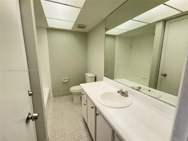 Building Photo - 5451 SW 37th St