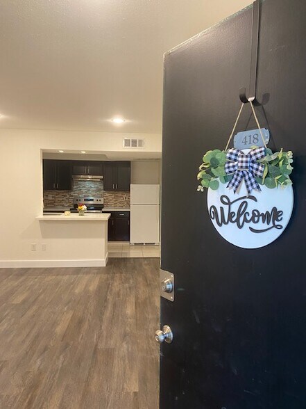 Primary Photo - 4643 Wild Indigo St