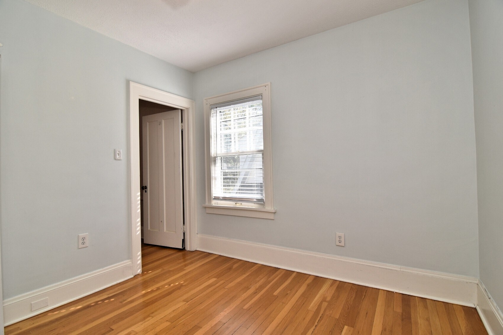 Bedroom - 3180 Chadbourne Rd