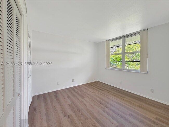 Building Photo - 3641 Oaks Clubhouse Dr