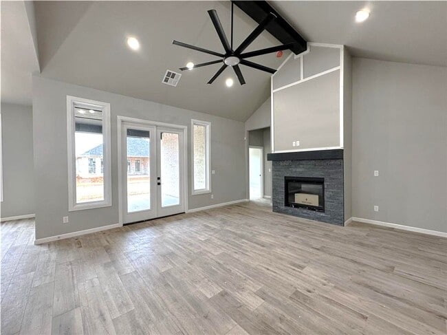 Building Photo - 3 Bed 2 Bath 2 Car in Twin Silos Addition Edmond, OK