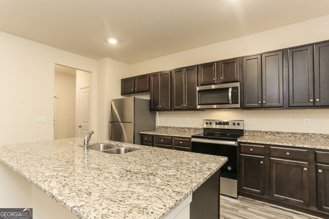 Building Photo - 215 Hamilton Pointe Dr