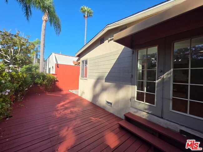 Building Photo - 632 Santa Clara Ave
