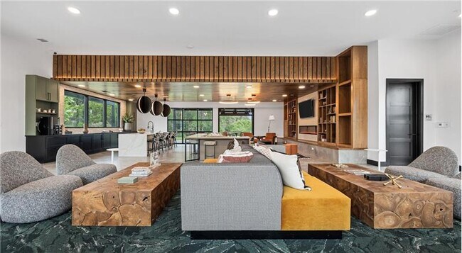 Building Photo - 12601 McCallen Pass