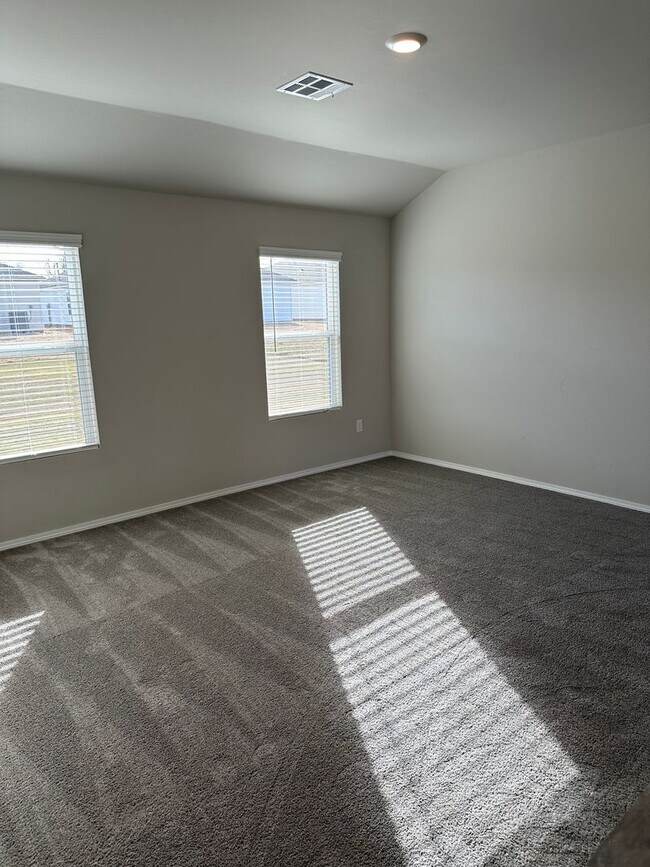 Building Photo - Make Morgan Glen Home! Preleasing This Three-Bedroom, Two-Bath Beauty Now