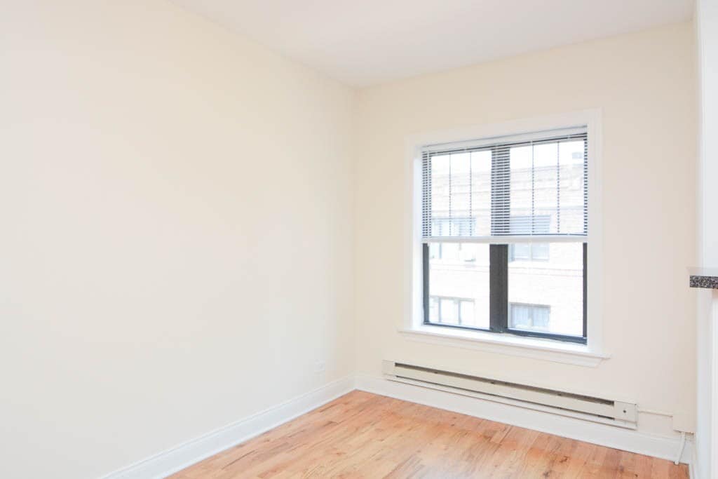 Building Photo - 629 W Cornelia Ave