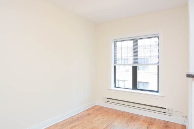 Building Photo - 631 W Cornelia