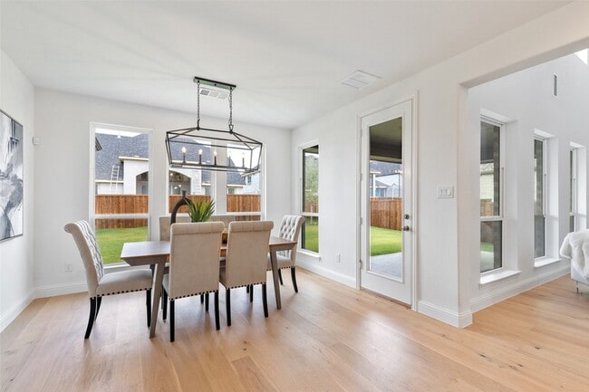 Building Photo - 2380 Rainforest Dr