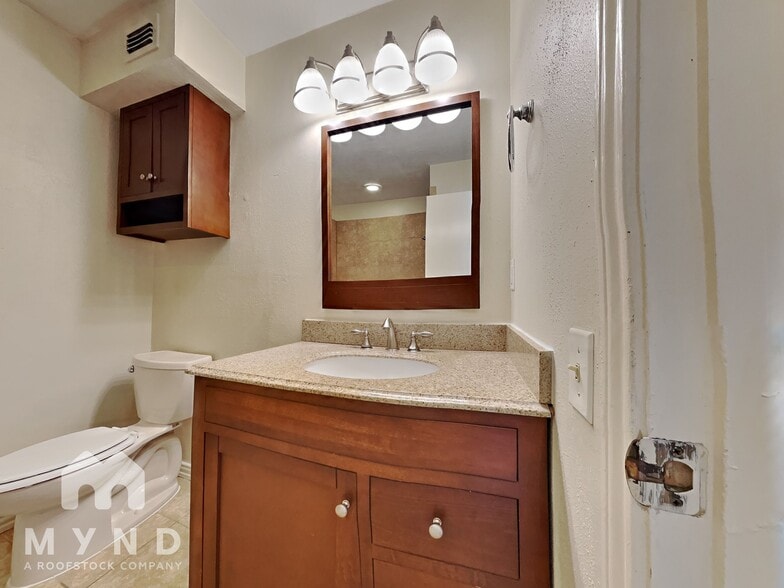 Building Photo - 8731 Summit Pines Dr