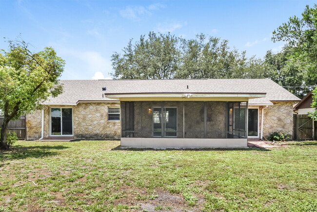 Building Photo - 501 Salerno Dr