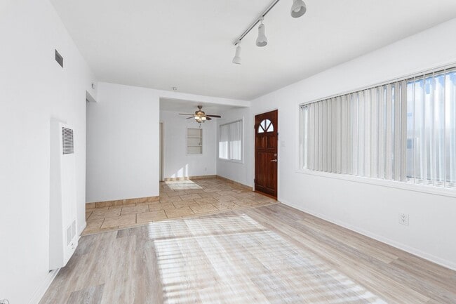 Building Photo - Charming single story in Clairemont