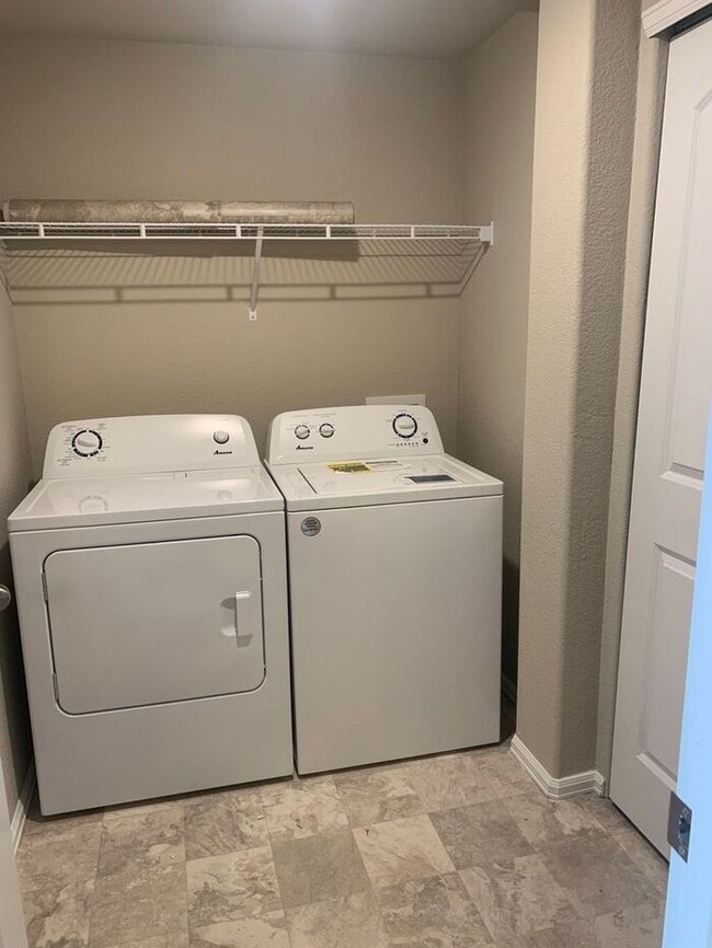 Building Photo - 2 WEEKS FREE! Townhome with Garage!