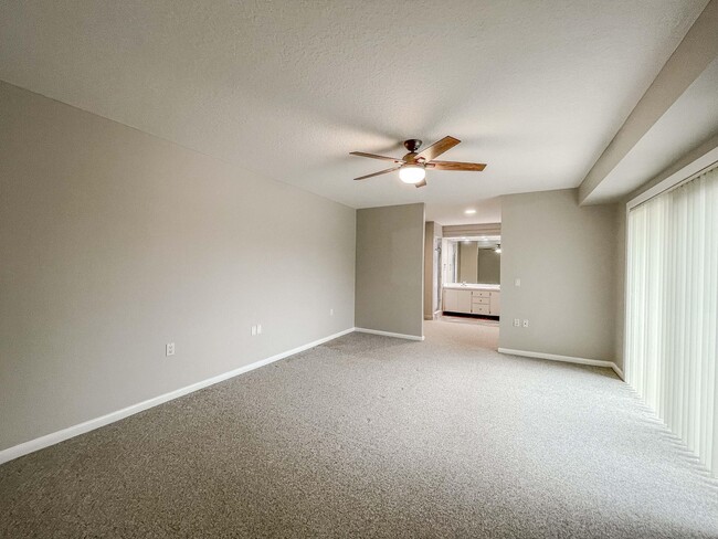 Building Photo - 317 3rd Ln