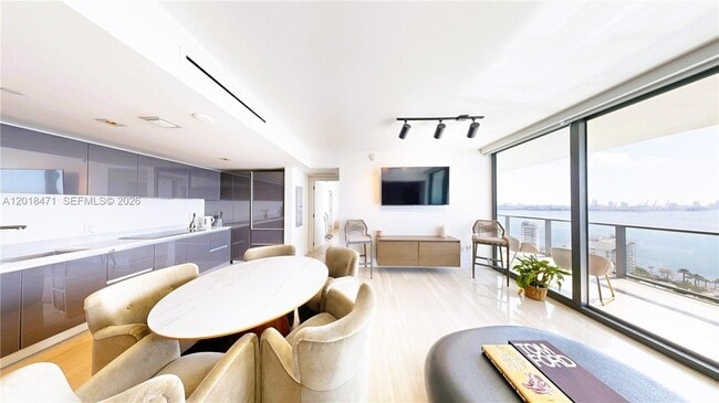 Building Photo - 1451 Brickell Ave
