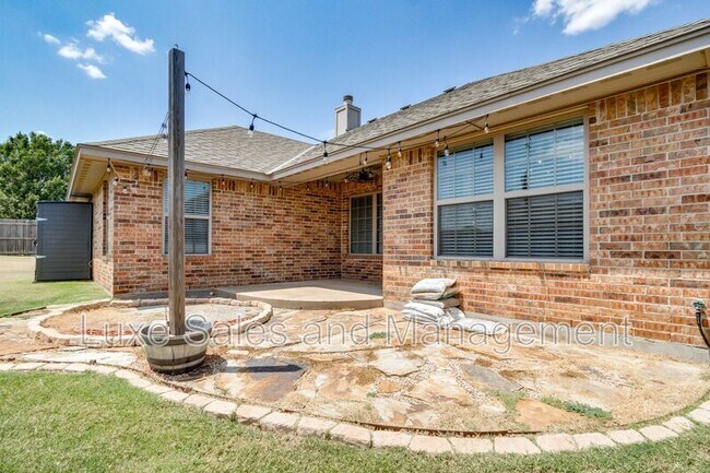 Building Photo - 1174 Misty Dr NW