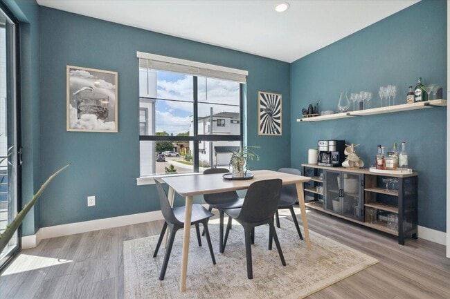 Building Photo - Modern 3BD, 2.5BA Virginia Village Townhome with 2-Car Garage