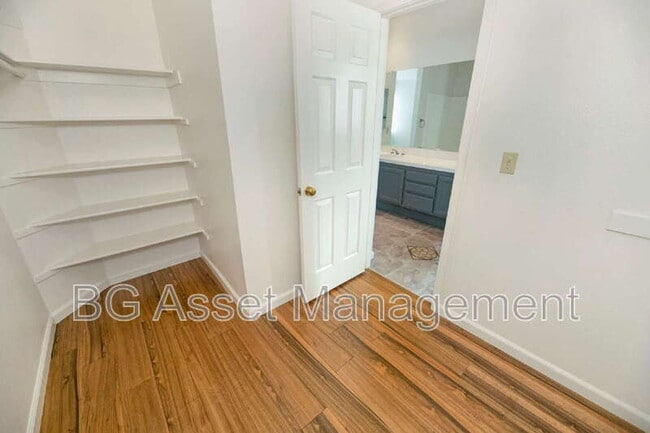 Building Photo - 295 Avalon Cir