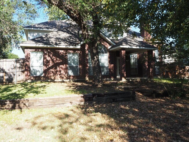 Building Photo - 2105 Friar Ct