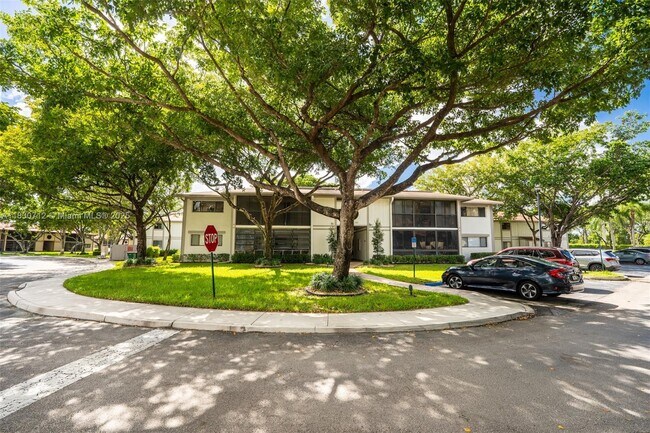 Building Photo - 10869 W Clairmont Cir