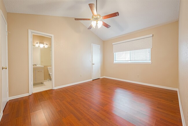 Building Photo - 3231 E Heatherock Cir