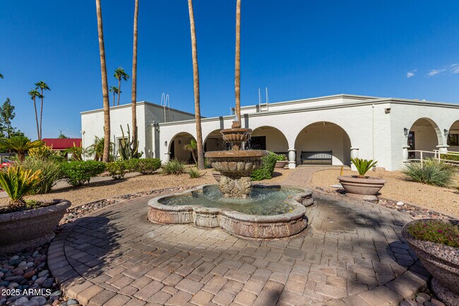 Building Photo - 7930 E Camelback Rd