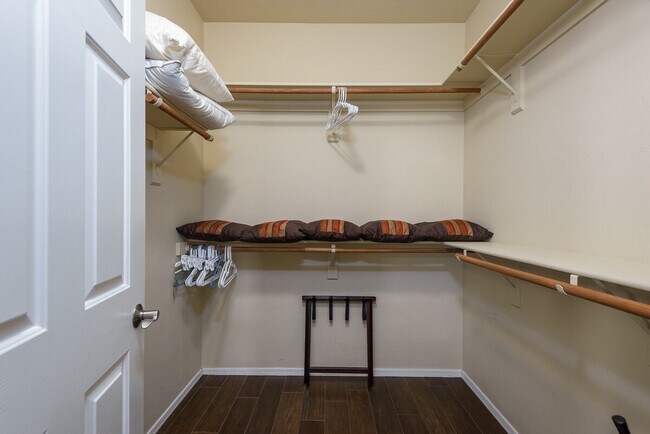 Building Photo - 9220 E Raintree Dr