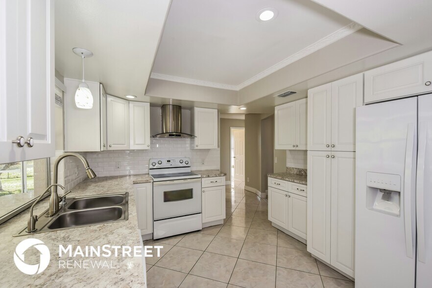 Building Photo - 18477 Miami Blvd