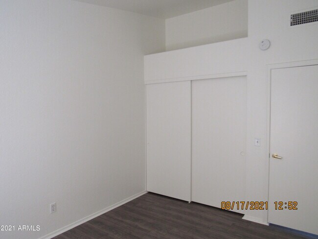 Building Photo - 4516 W Behrend Dr
