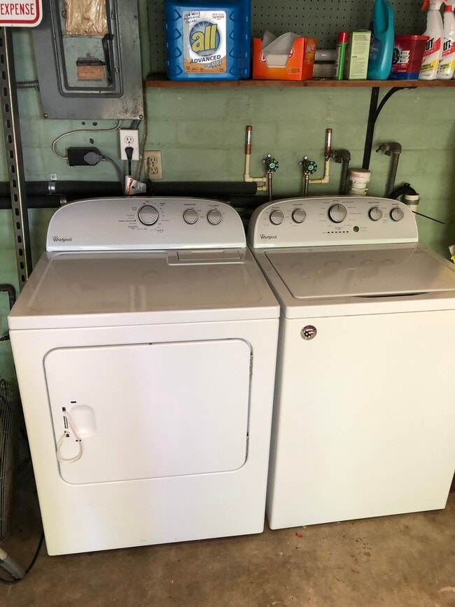 Building Photo - 3125 W University Ave