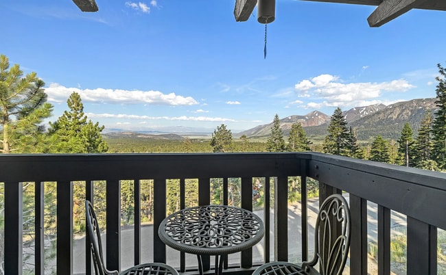 Primary Photo - Fully Furnished 2 Bed / 2 Bath Corner Unit...