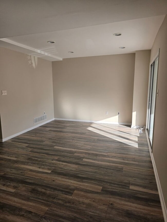 Building Photo - Green Valley Community off Kirkwood Highway