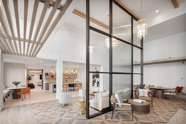 Building Photo - 6850 Foxtail Palm Wy