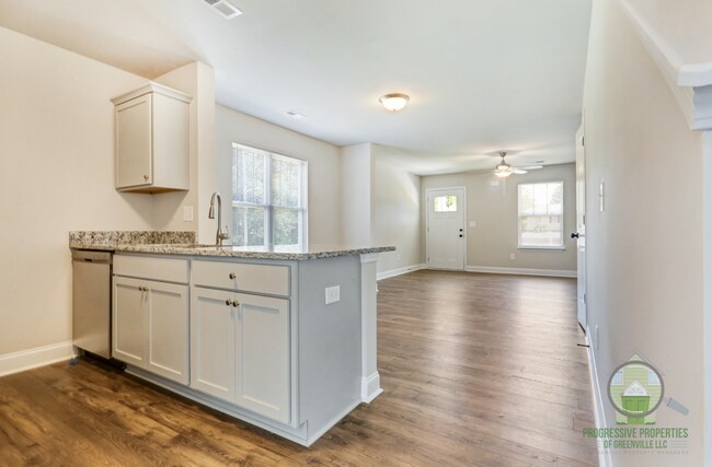 Building Photo - 111 Sitton Dr
