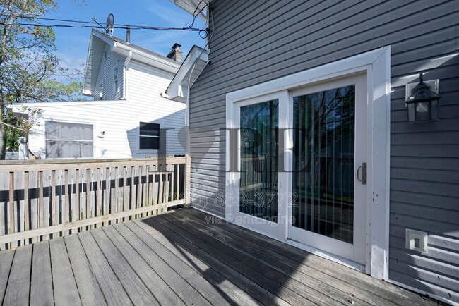 Building Photo - 1555 Myrtle Ave