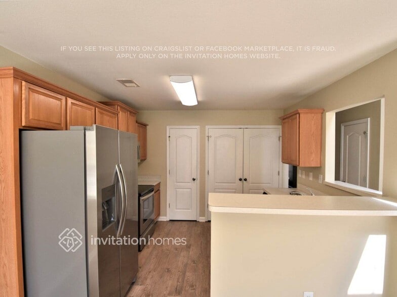 Building Photo - 6415 White Walnut Way