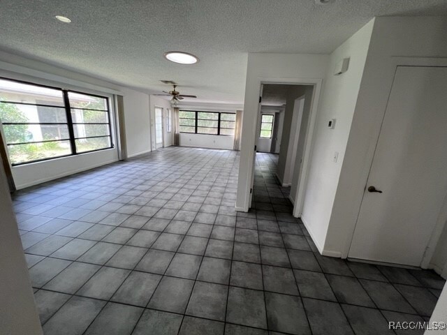 Building Photo - 100 Chinaberry Cir