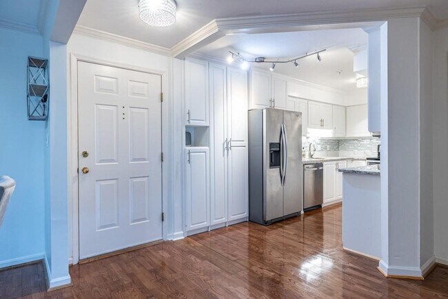 Building Photo - 27301 Plantation Dr NE