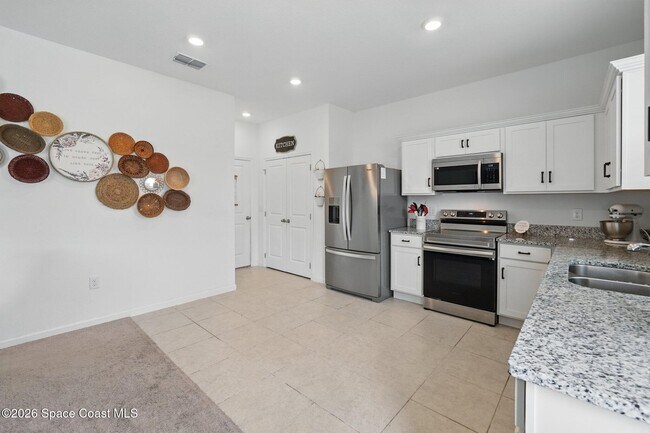 Building Photo - 2024 Hemingway Cir