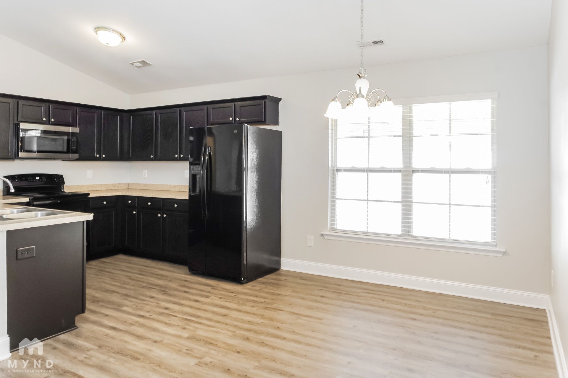 Building Photo - 201 Bermuda Lakes Dr