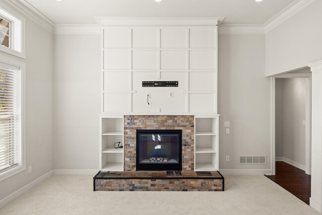 Building Photo - 916 Star of Danube Way