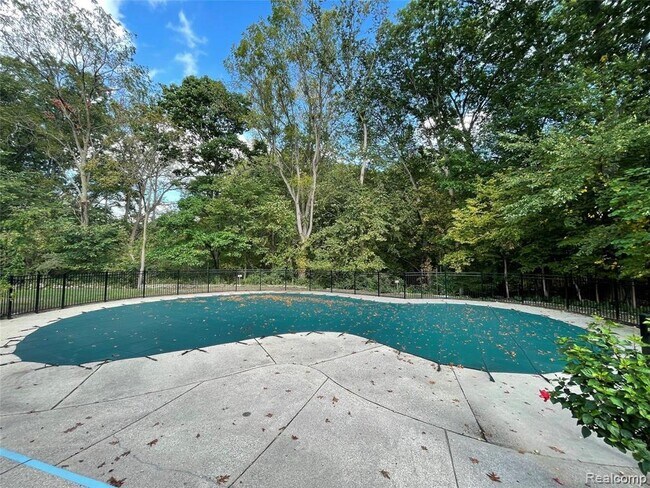 Building Photo - 7550 Woodview St