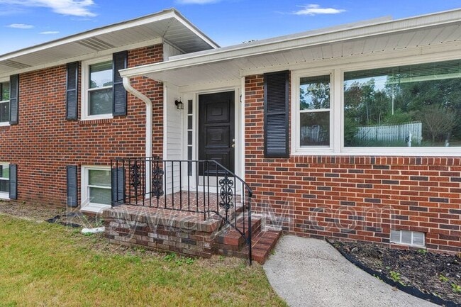 Building Photo - 1823 Pisgah Rd