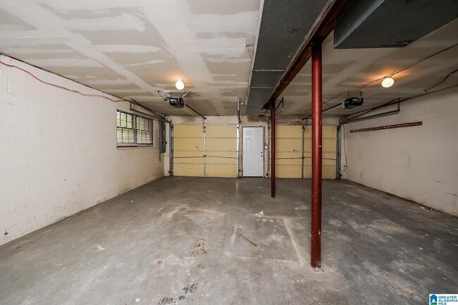 Building Photo - 1704 Native Dancer Dr