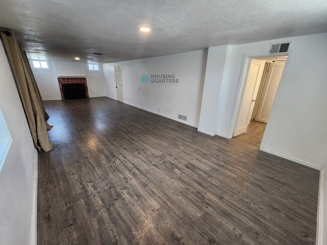 Building Photo - 2603 W Upton Ave