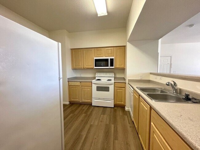 Building Photo - 6955 N Durango Dr