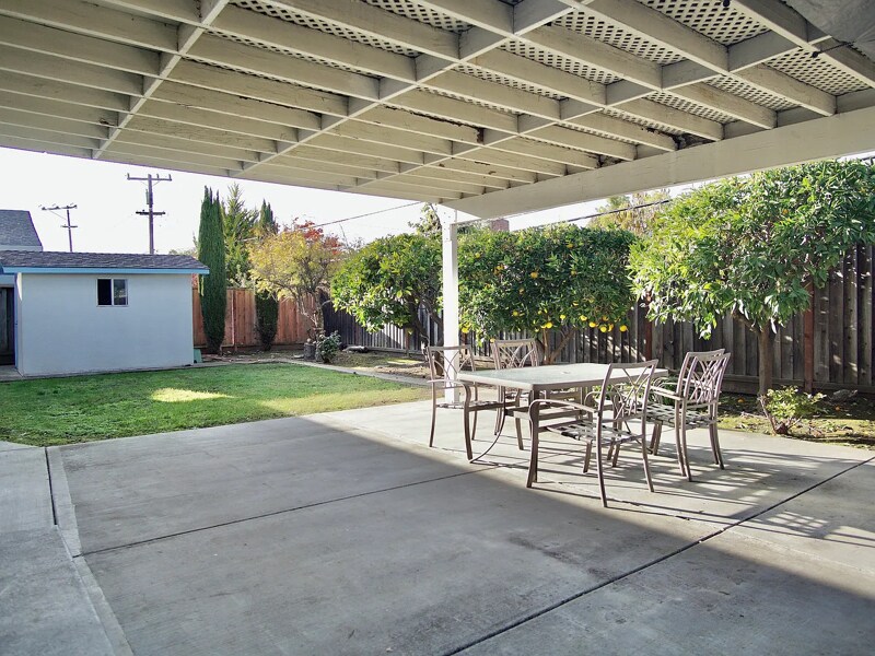 Building Photo - 1367 Oslo Ln